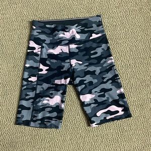Calvin Klein Women's High Rise Print Bike Short New without tag. Size small